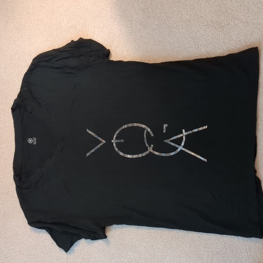 Gaiam yoga t-shirt